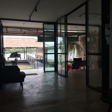 D Hostel Kanchanaburi Esterno foto