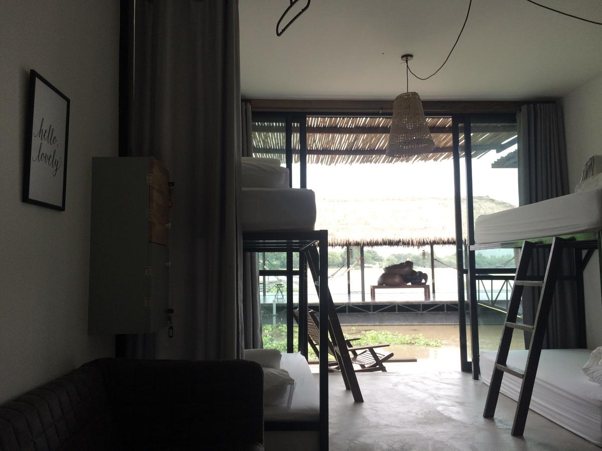 D Hostel Kanchanaburi Esterno foto