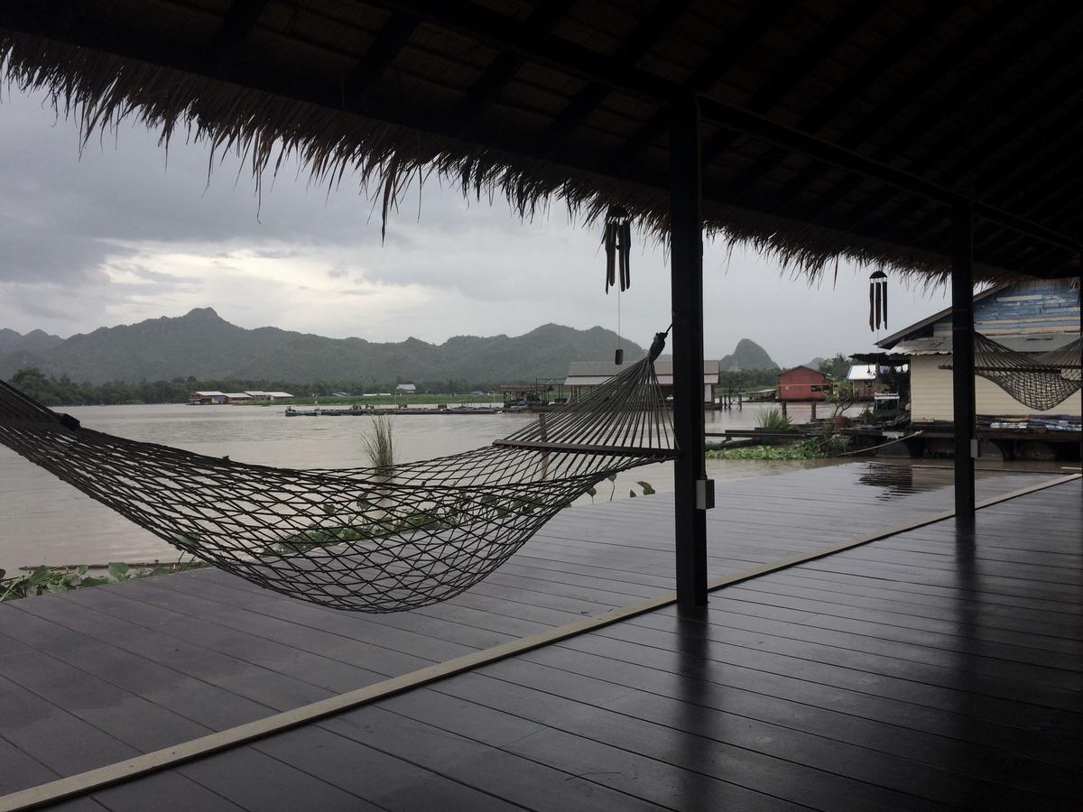 D Hostel Kanchanaburi Esterno foto